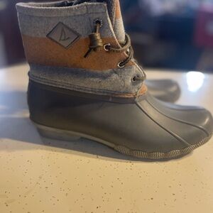 Sperry Womens Saltwater Wool Embossed Thinsulate Duck Boot